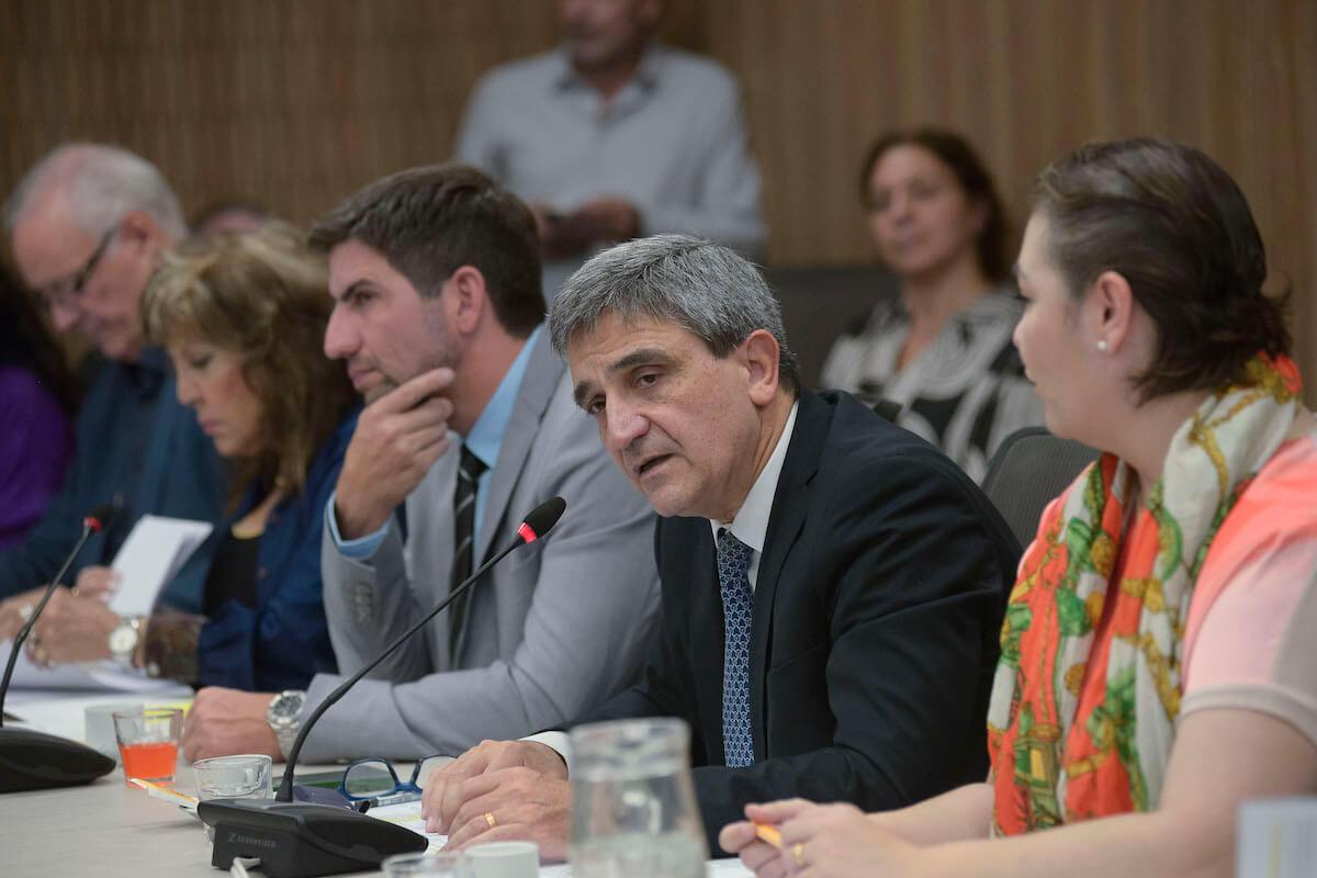 Crece el debate por la creación de la nueva agencia de tecnologías sanitarias