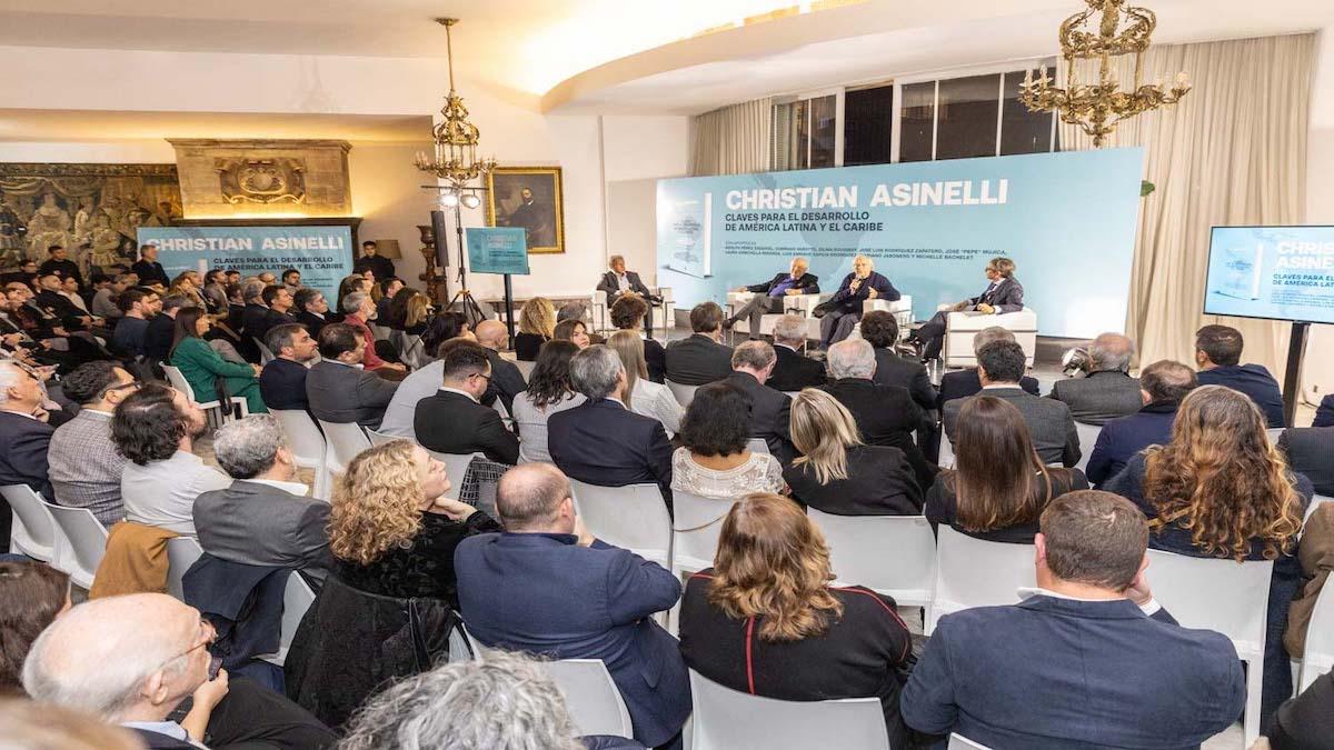 Christian Asinelli presentó su nuevo libro