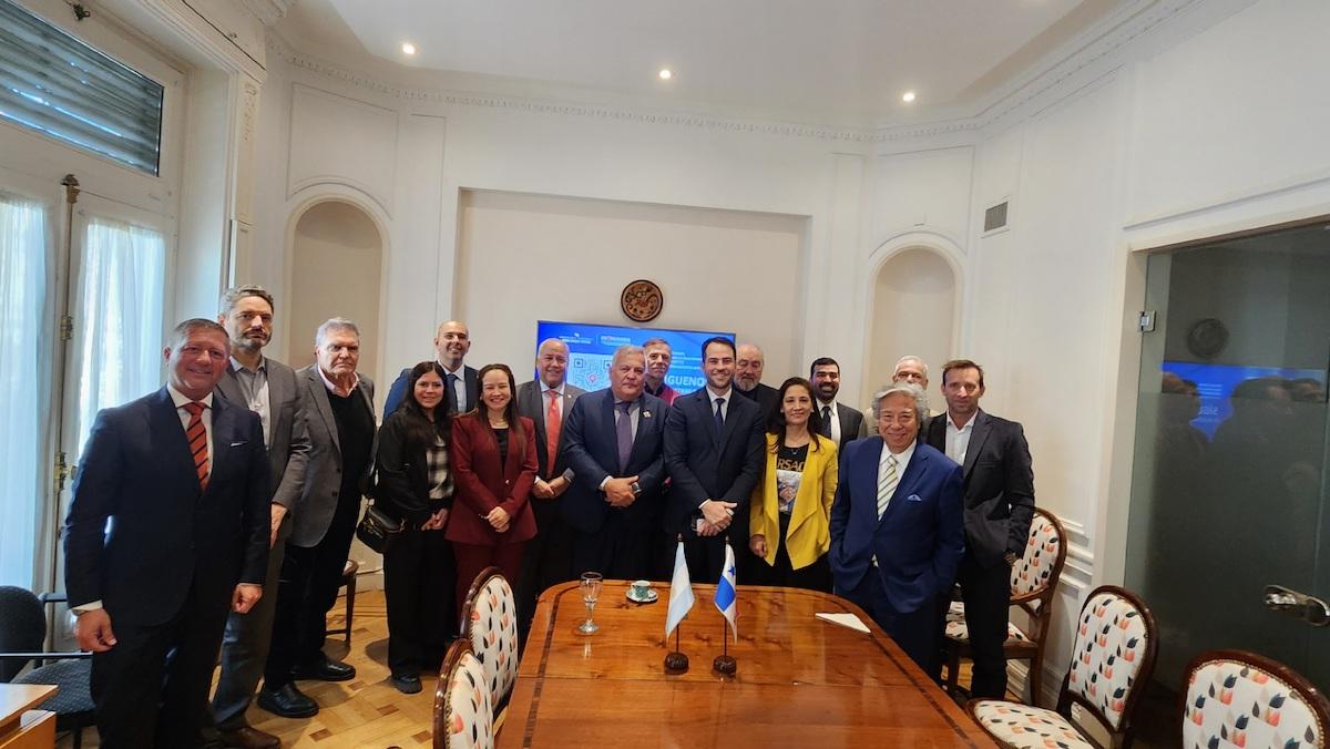 Panamá refuerza lazos con Argentina